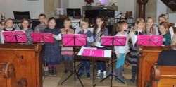 Floetenkids beim Kirchenkonzert.jpg